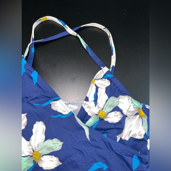 Land's End Navy floral tankini top Size 4 EUC - Picture 2 of 5